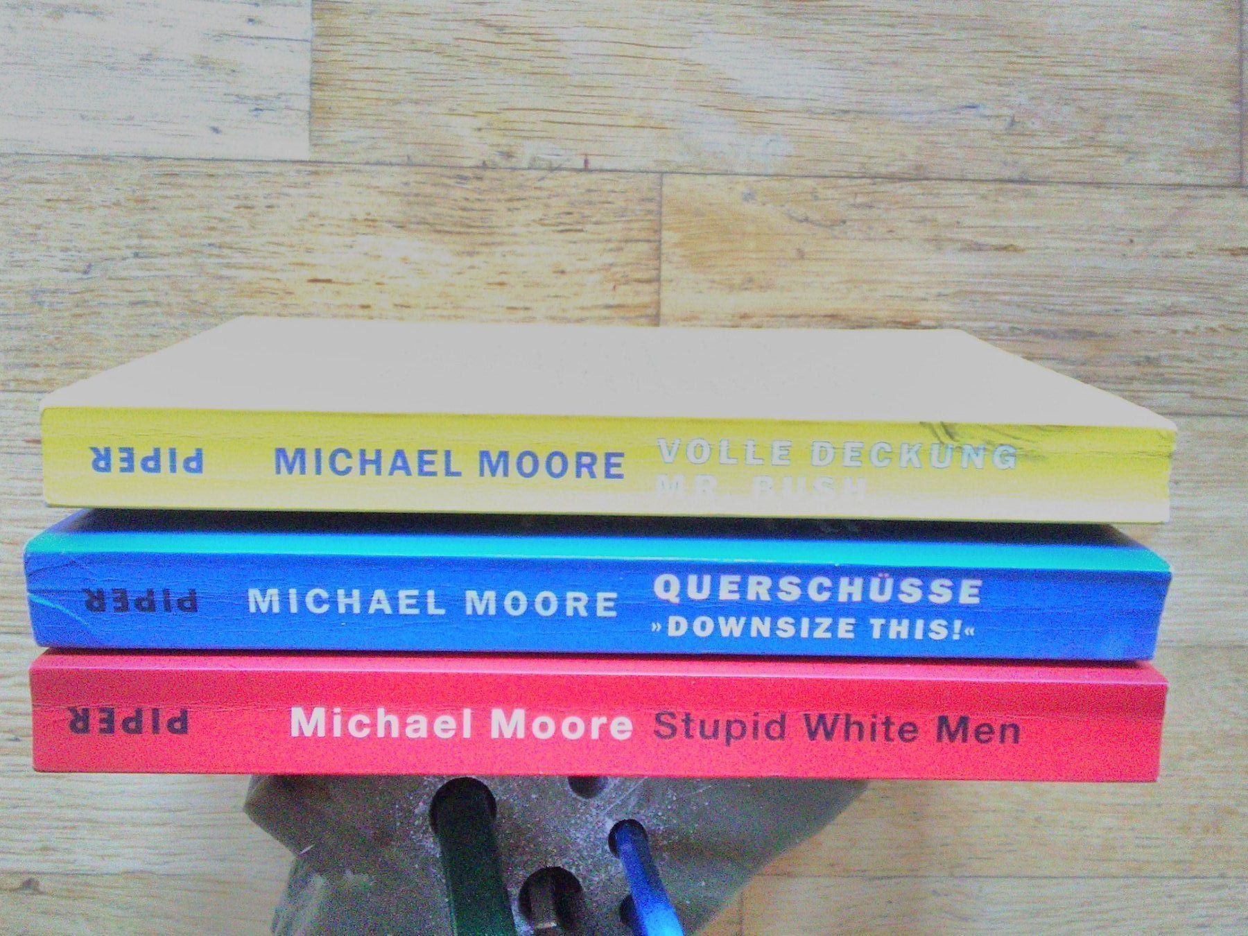 Libri: Michael Moore: Voller Deckung Mr.Bush-Querschüße-Stupid Whit – Usato da St. Gallen venduto da elk2021 1