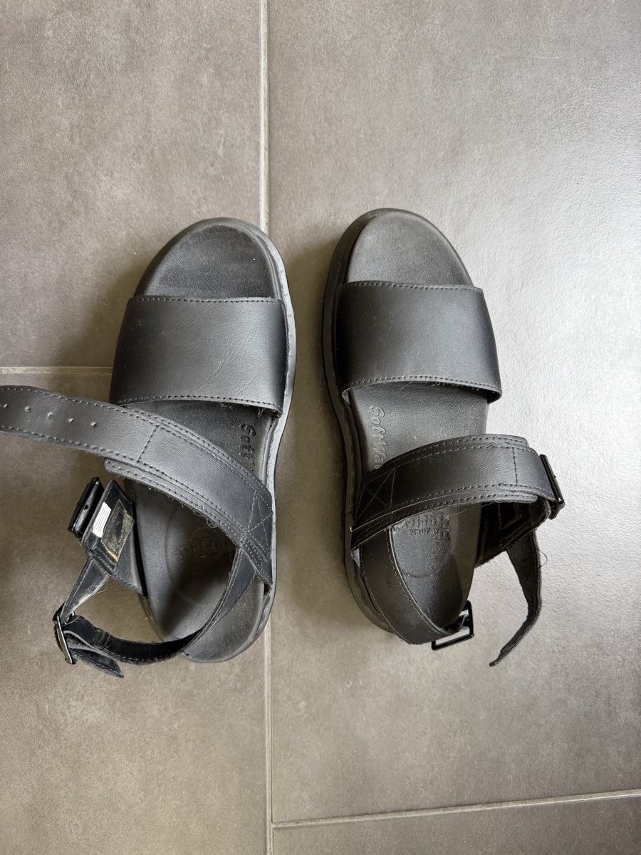 Scarpe da donna: Dr. Martens Sandalen, schwarz, Grösse 38 – Usato da Zürich venduto da ChiaraJacomet 1