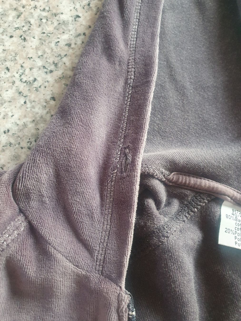 Giacche: Samt Zip-Jacke Grau mit Kapuze – Usato da Moosseedorf venduto da Sonnenschein.. 6