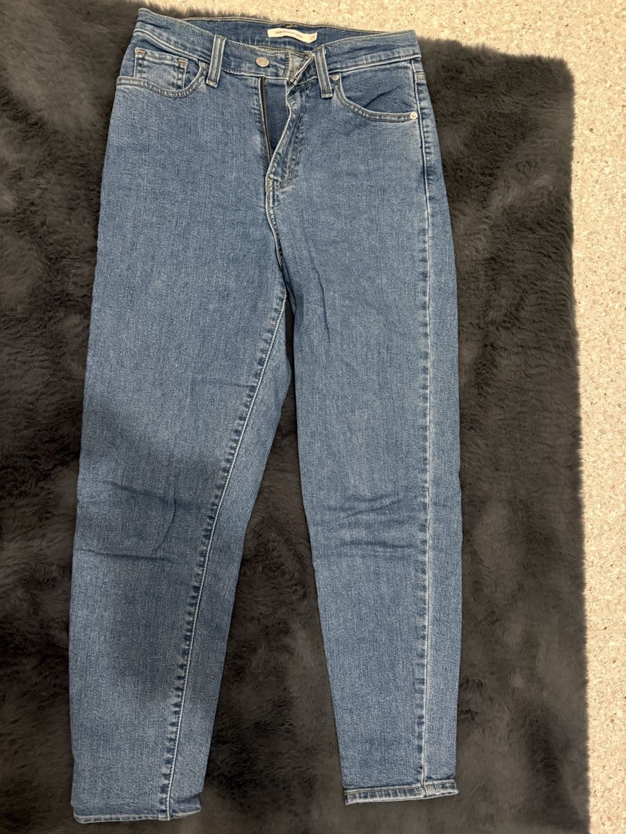Levi's Jeans: Levi's 501 Damenjeans W25 – Nuovo (secondo la descrizione) da Luzern venduto da Lorena.haj 1