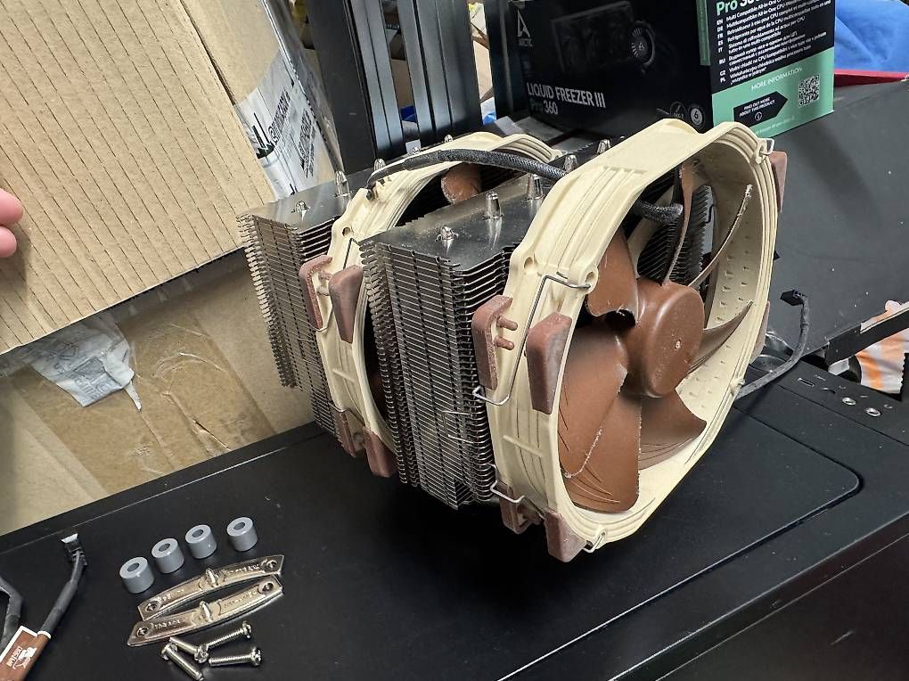 Noctua Componenti elettronici: NOCTUA NH-D15 – Usato da Niederhasli venduto da flo_f272 1