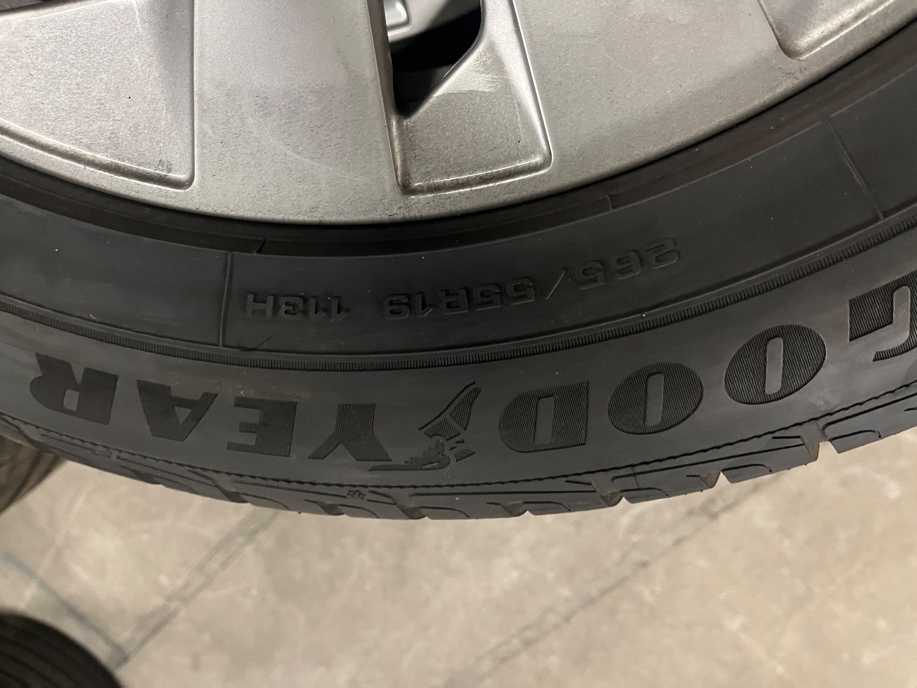 Audi Pneus & Kompletträder: Audi Q8 originale Winterräder 265/55R19 – Gebraucht aus Hefenhofen von Martin_Keller 2