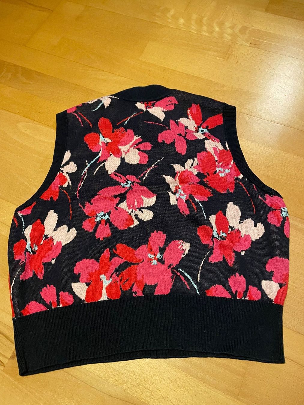 Gilet & Giacche senza maniche: Flower Print Strickweste, Blau/Pink, Gr. S – Usato da Hubersdorf venduto da JanasHeartTreasures 1