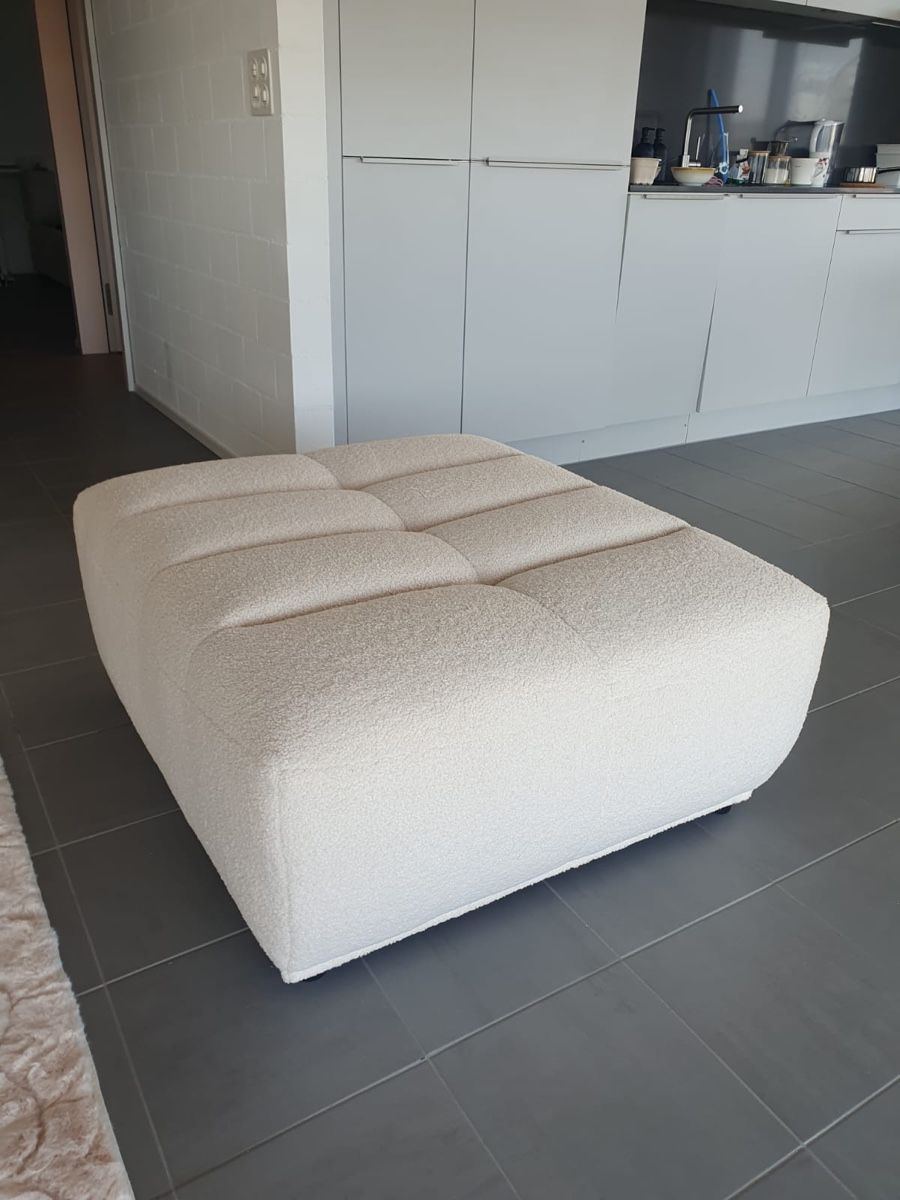 Interio Sofas: Interio Sofa bouclé weiss – D'occasion à Zürich par Sul0ng 3