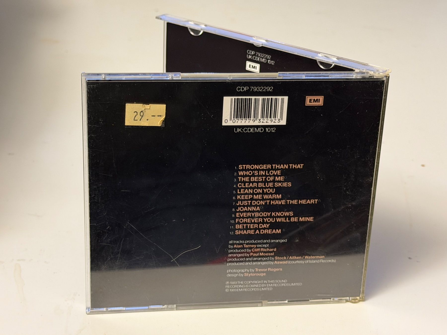 CD: Cliff Richard - Stronger - HB21D – Usato da Küsnacht ZH venduto da Jazztilldawn 1