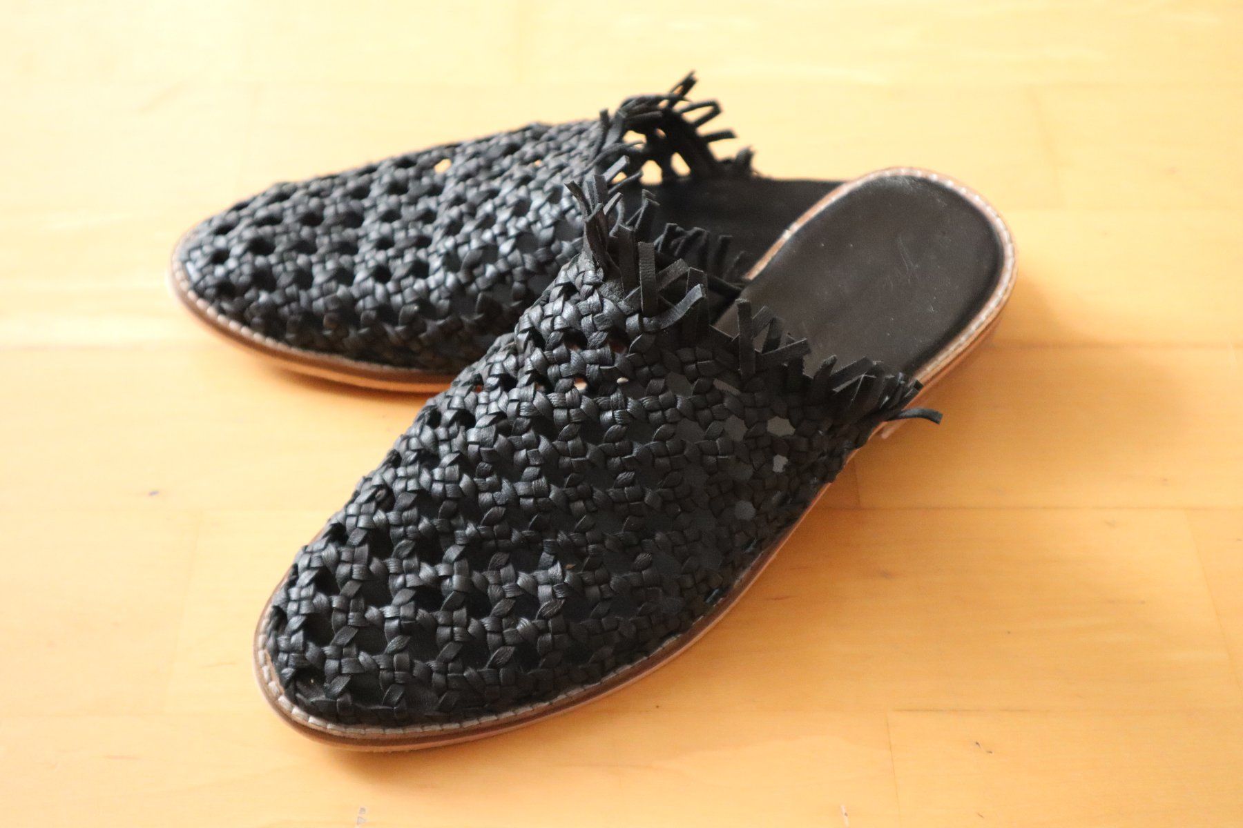Damenschuhe: Slipper / Sandale, echt Leder, Gr. 39, schwarz – Gebraucht aus Wattwil von diamant1 1