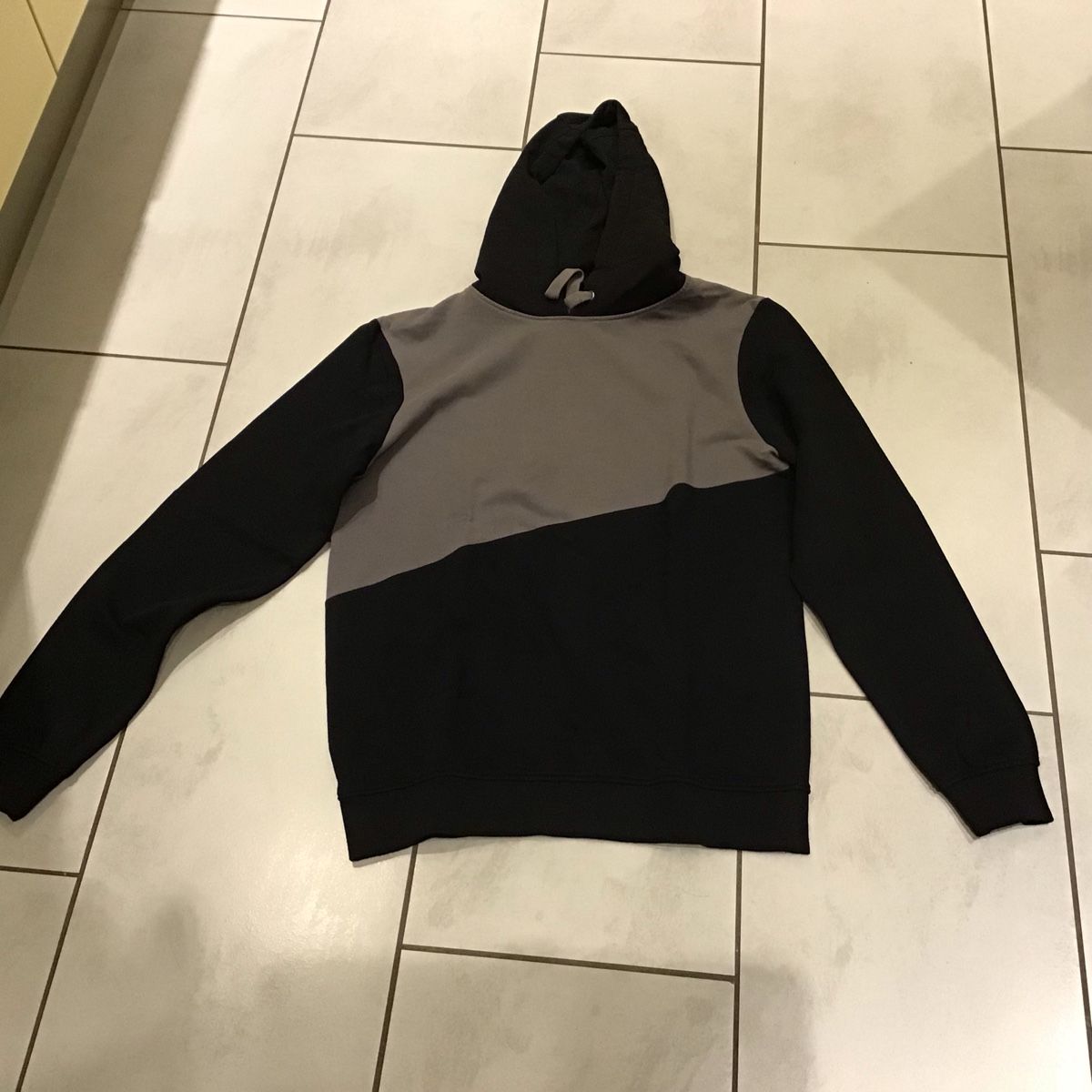 Maglioni & Felpe: Pullover mit Kapuze  M – Usato da Trimbach venduto da Mery70
