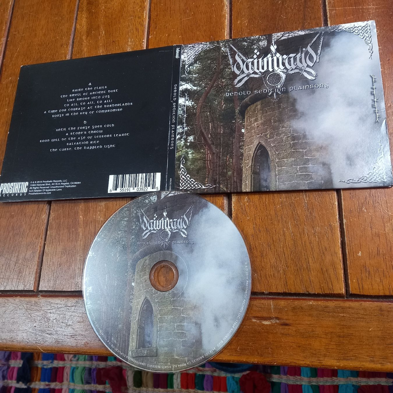 CD: dawn ray'd- behold...(digi) – Usato da St-Cergue venduto da VeganWarrior