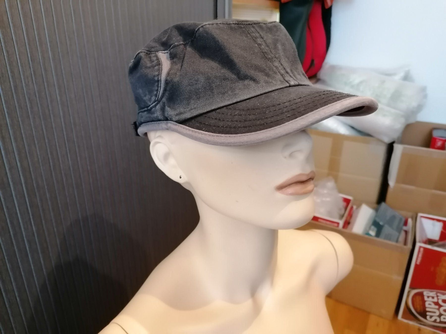 Altro in  Abbigliamento & Accessori: Cap schwarz-grau – Usato da Muri AG venduto da goodmood17 4