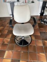 Friseurstuhl weiss Metall chrom Gestell Höhe verstellbar