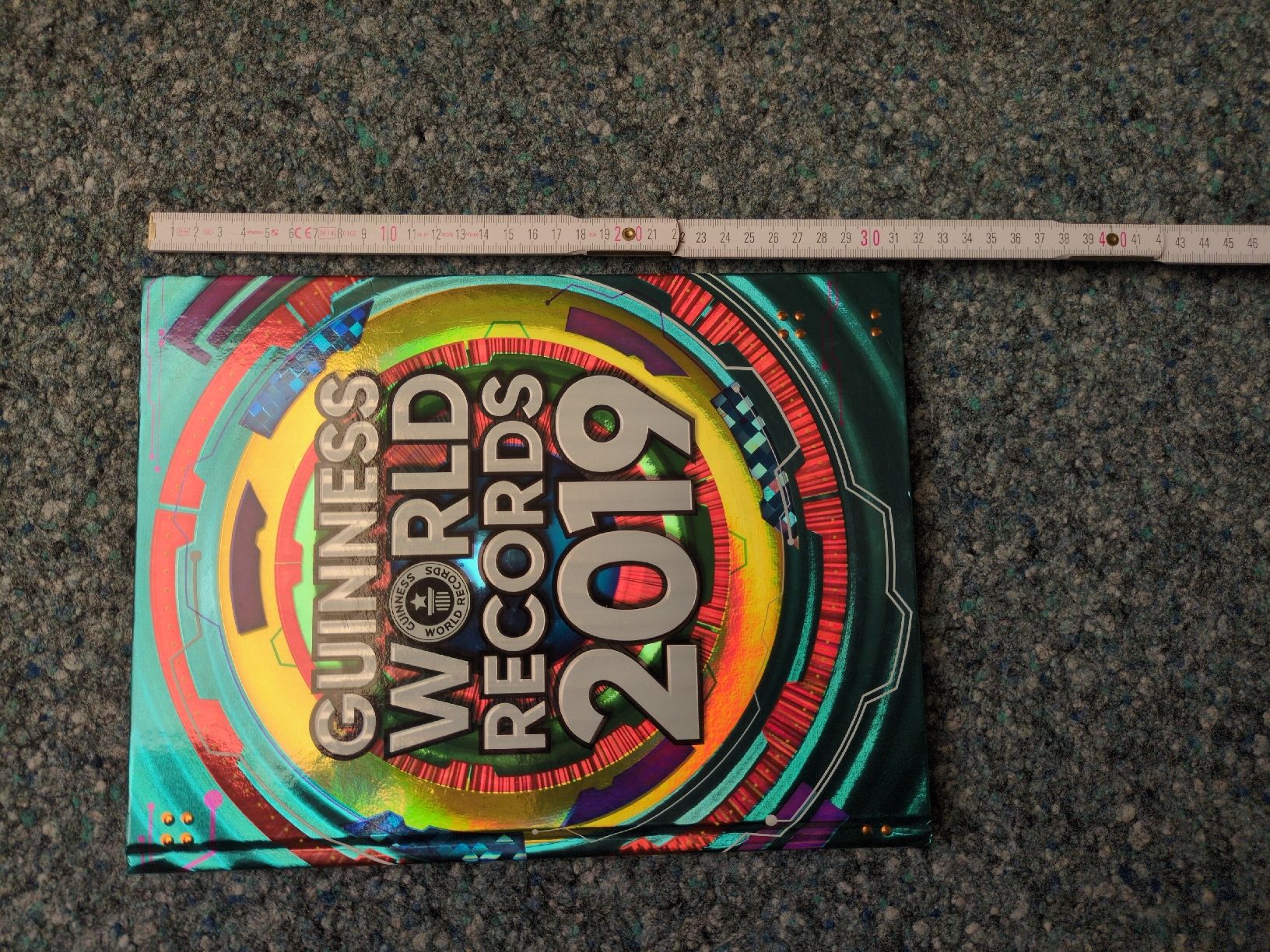 Livres: Guinness World Records 2019 – D'occasion à Aadorf par zuf06