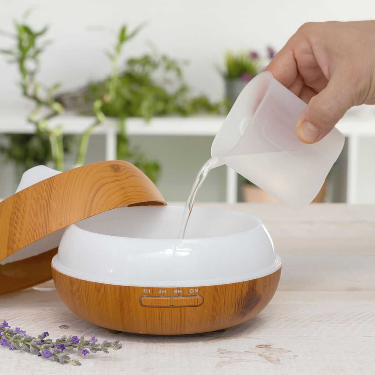 Diffusori di oli essenziali: Aroma-Diffusor & Luftbefeuchter, multicolor-LED, Holz-Effekt – Nuovo e nell'imballaggio originale da Giubiasco venduto da news-shop 2