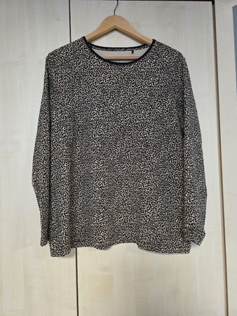 New Gerry Weber Top leopard print Size 46 Organic Cotton