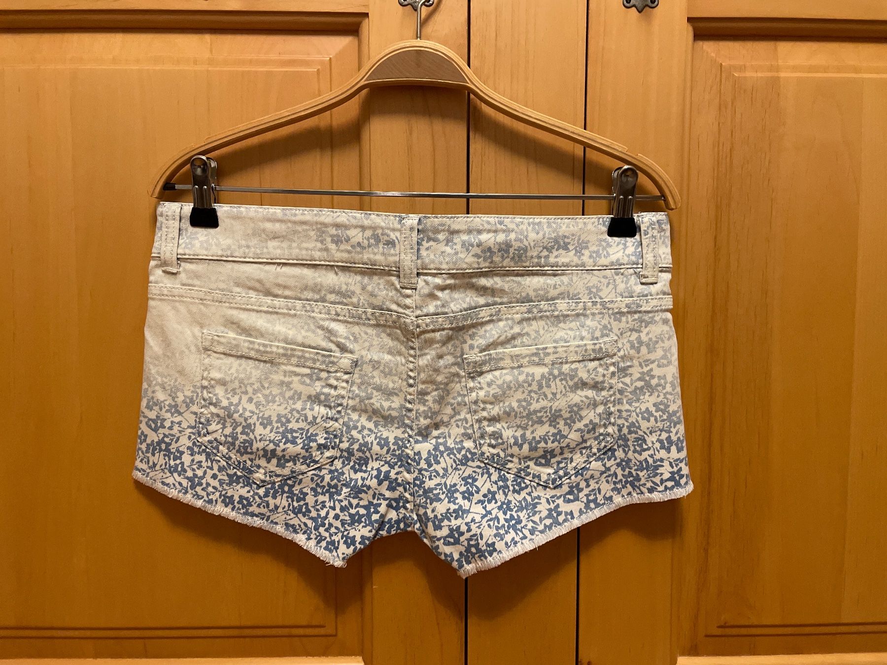 Benetton Pantaloni: Jeansshorts von Benetton – Nuovo (secondo la descrizione) da Meggen venduto da BertaundAnton 2