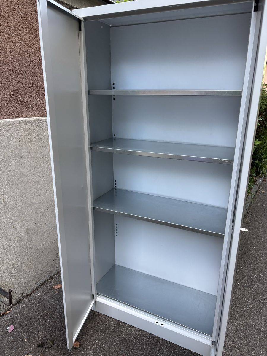 Coffres de rangement: Metallschrank  – D'occasion à Zürich par Dim777 1