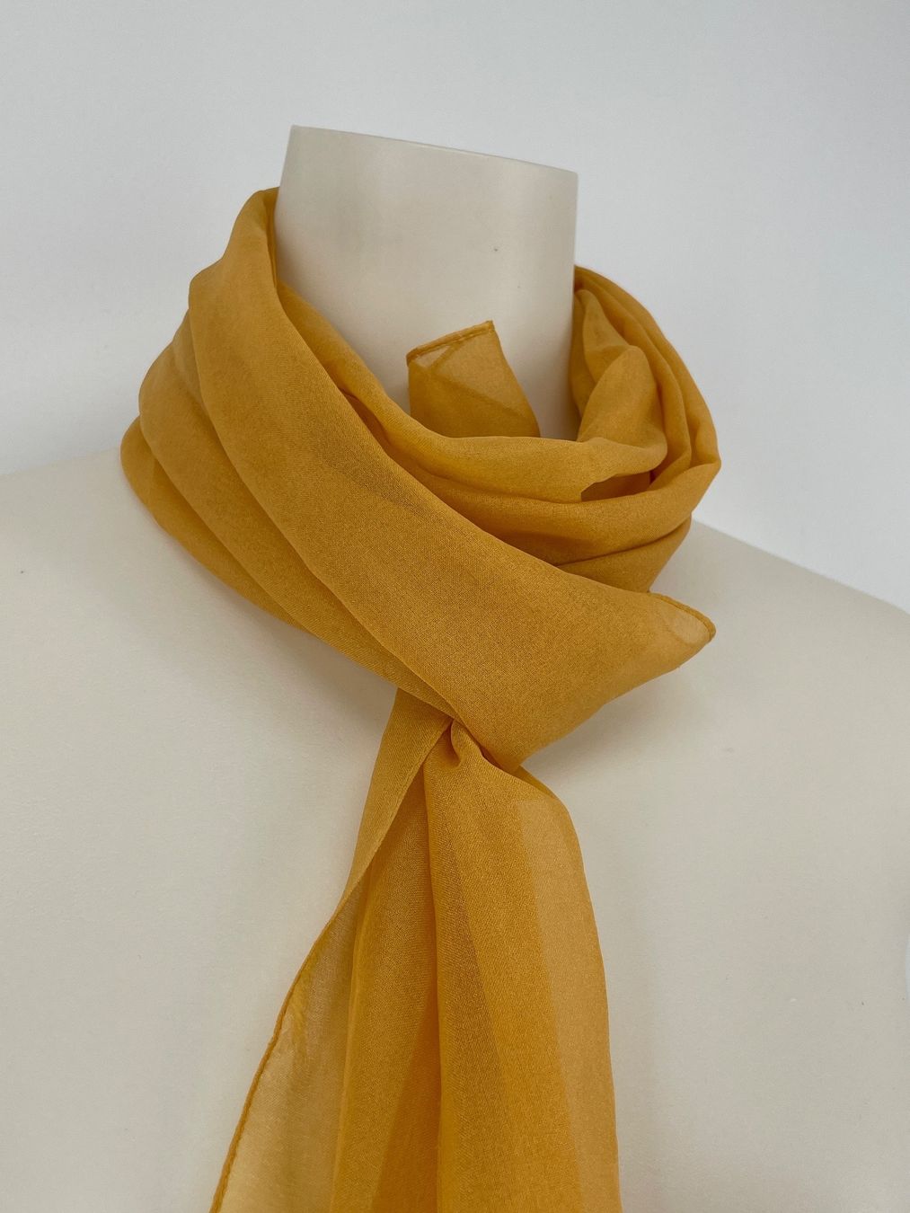 Foulards, Tücher & Schals: Foulard – Gebraucht aus Auenstein von moin.