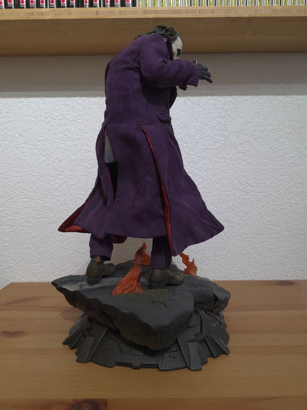 Hot Toys Statuette: The Joker Sideshow Premium format – Usato da Yverdon-les-Bains venduto da fil_xg2t 2