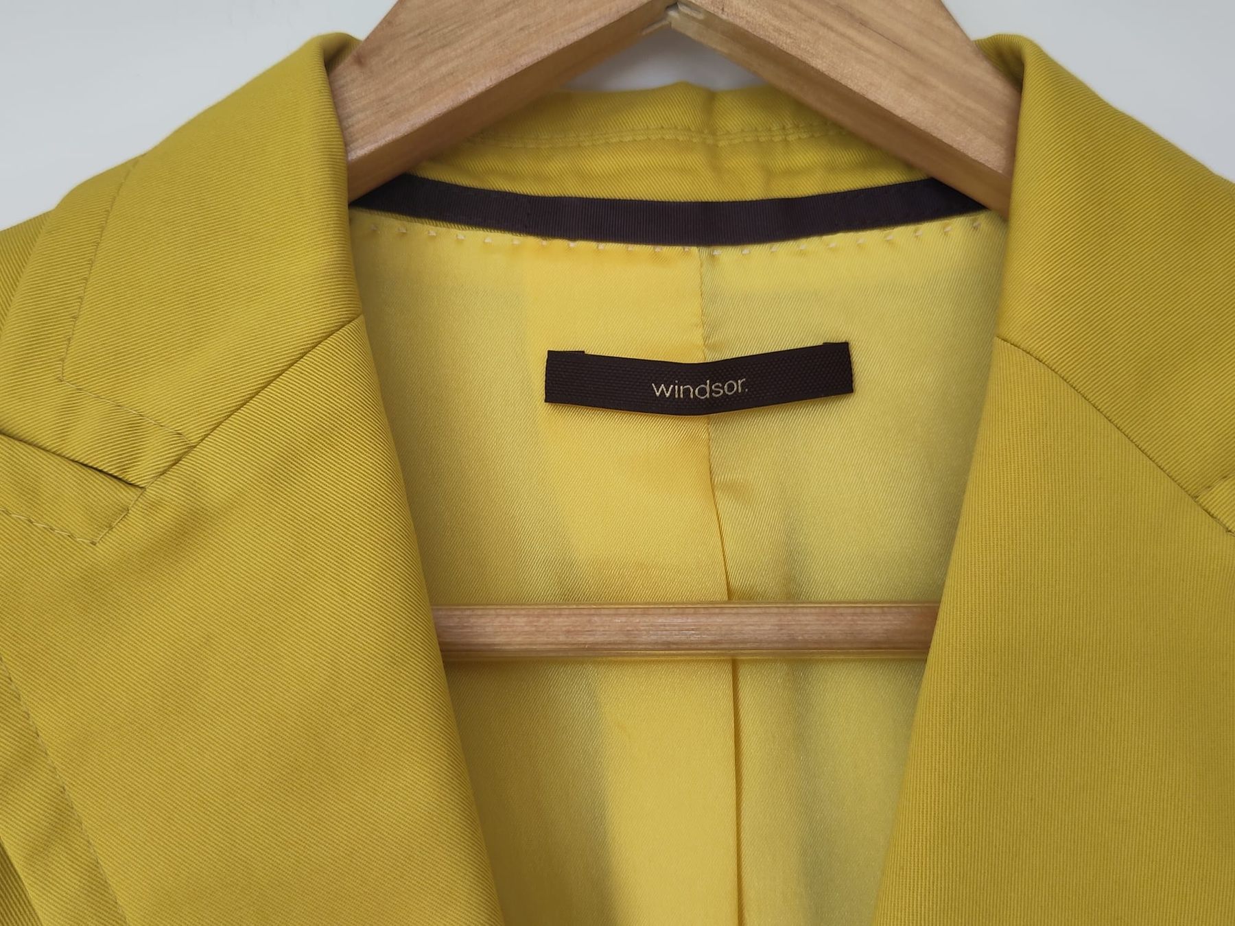 Windsor Completi & Tailleur: Ensemble tailleur Windsor jaune (S) – Nuovo (secondo la descrizione) da Lausanne venduto da HelenaK 3