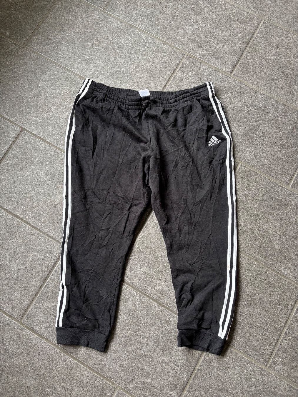 Adidas Pantaloni: Adidas Hose  Gr.3Xl – Usato da Ramiswil venduto da cor_5qml