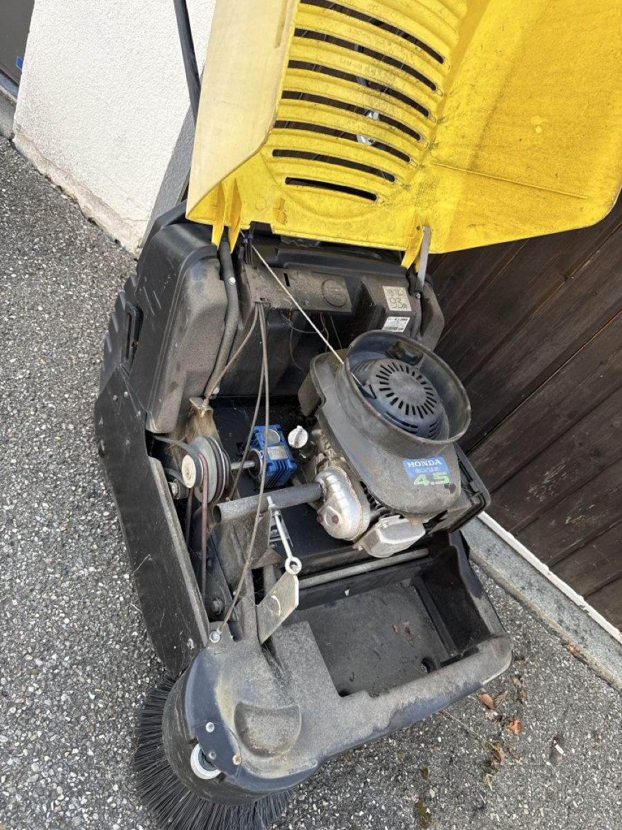 Kärcher Tutte le macchine: Kehrmaschine Kärcher KSM 750 – Usato da Mosen venduto da Dude01 5