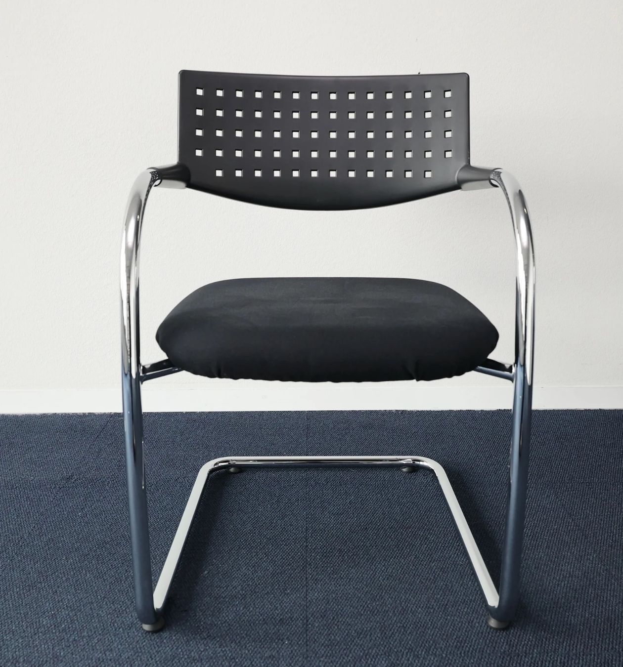 Vitra Sedie: Vitra Visavis Freischwinger, Schwarz, Gestell Chrom – Usato da Affoltern am Albis venduto da Zapro 2