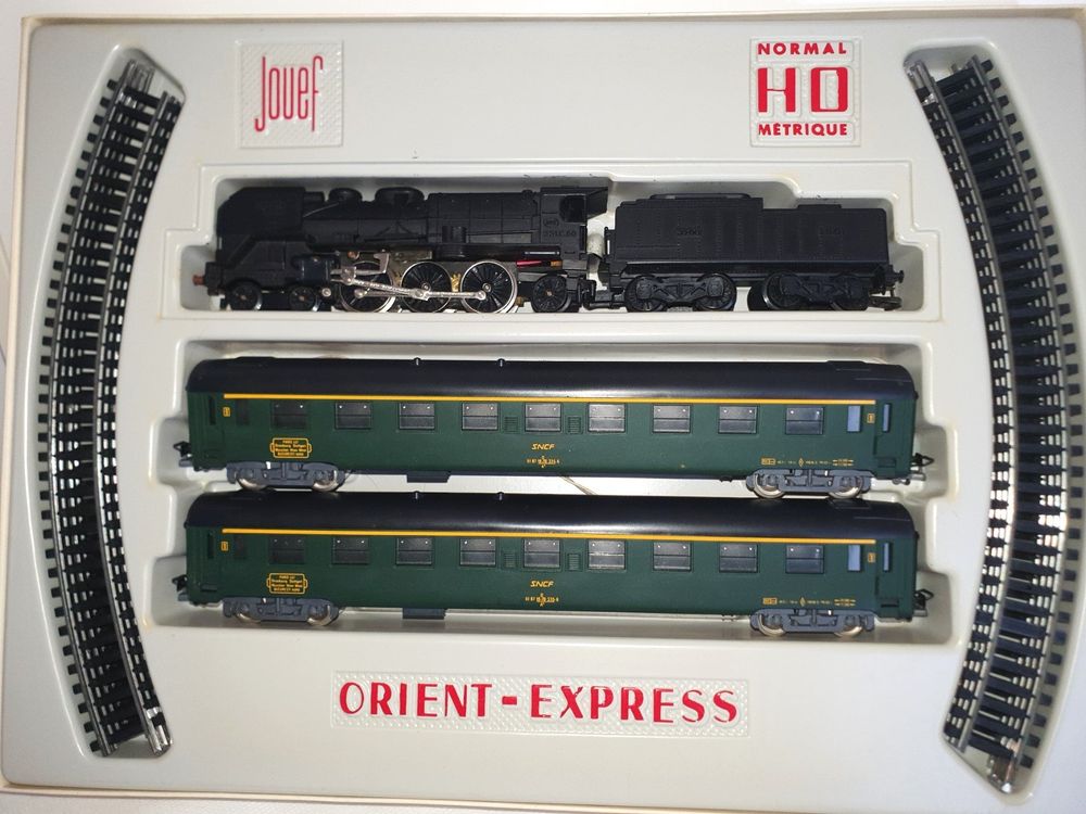Circuit Train HO Jouef – Orient Express + Wagons + Panneaux – Occasion