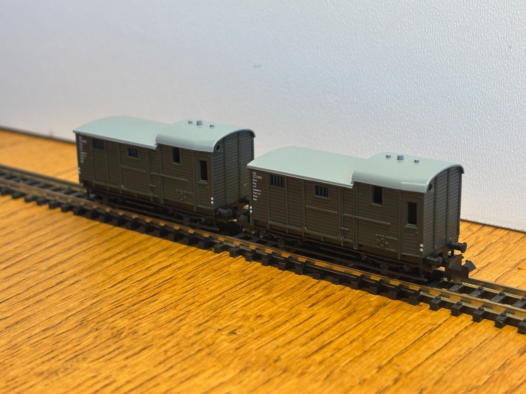 Modellini di ferrovie: e1664: 2 Stk. Güterwagen (Spur N) – Usato da Birsfelden venduto da Birs_25