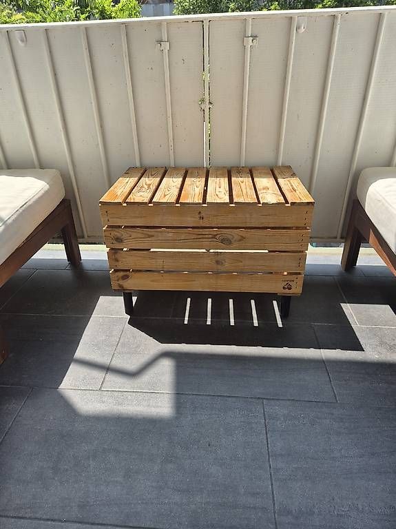 Tables: Balkontisch Selbstgebaut – D'occasion à Basel par jul_hr8h