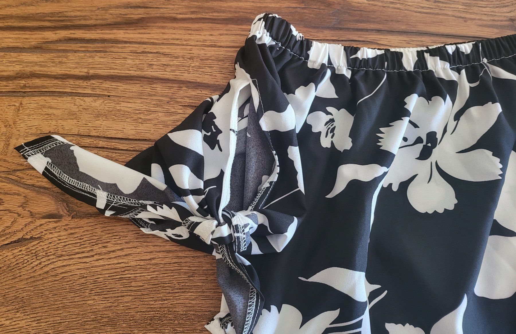 Camicette: Schöne Carmen Bluse schwarz/weiss – Usato da Basel venduto da sci_67ms 3