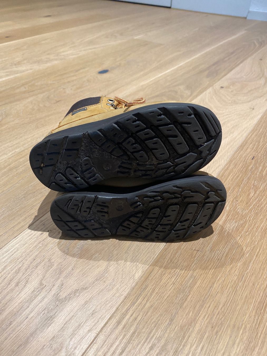 Schuhe für Jungen: Schuhset Grösse 26 – Gebraucht aus Bolligen von Noeggeli10 3