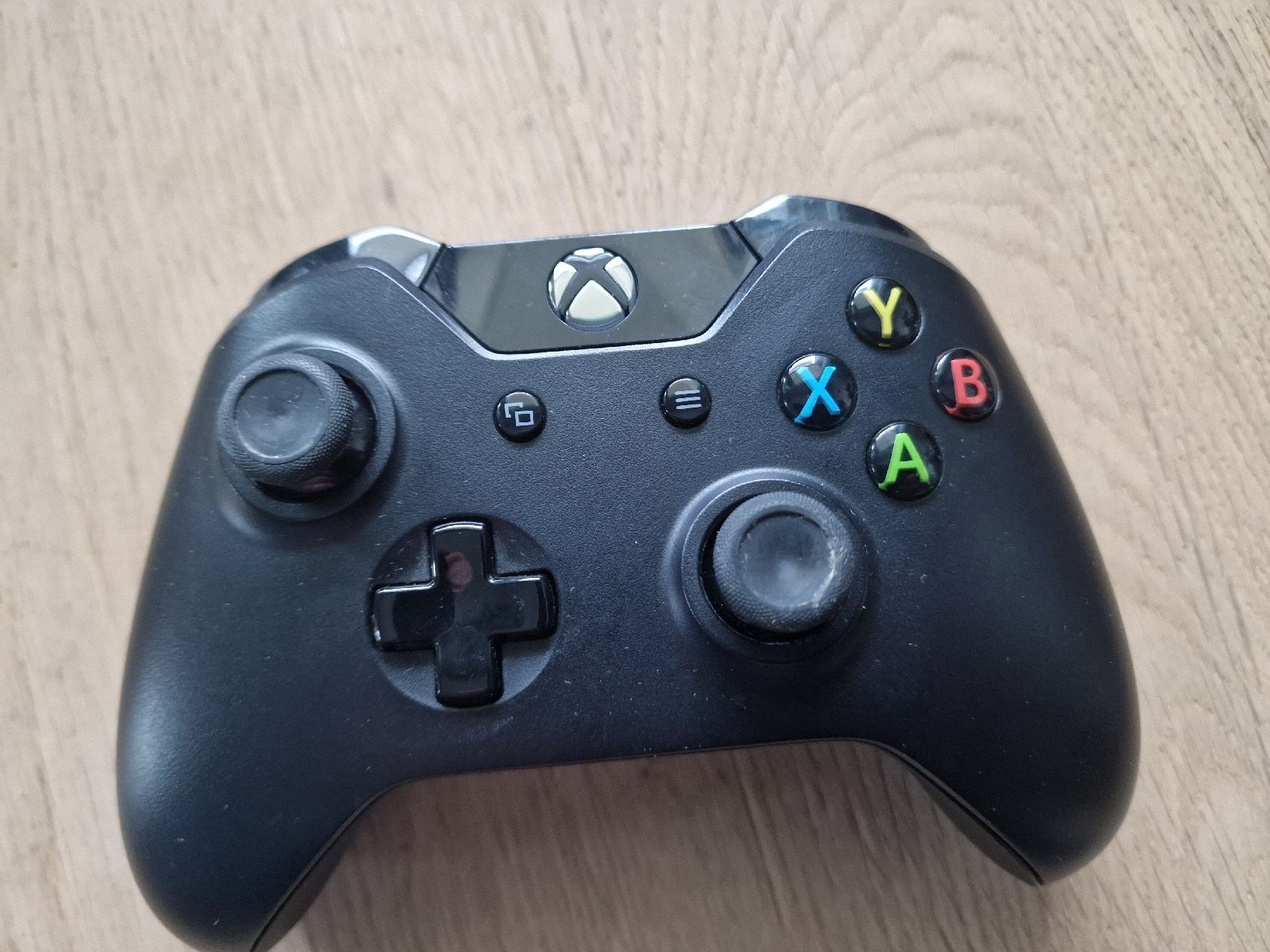 Controller: Xbox One X/S Controller kabellos Ohne Batteriedeckel – Usato da Fahrwangen venduto da luk_bhw7 3