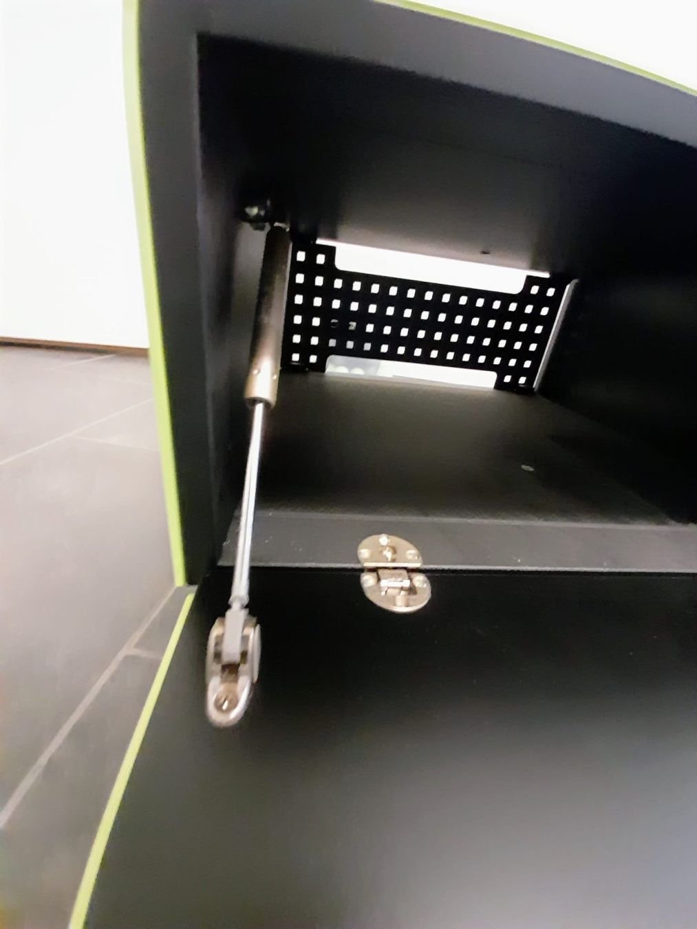 Spectral Mobili TV: Spectral TV-Möbel mit Frontklappe – Usato da Winkel venduto da gerollo 5