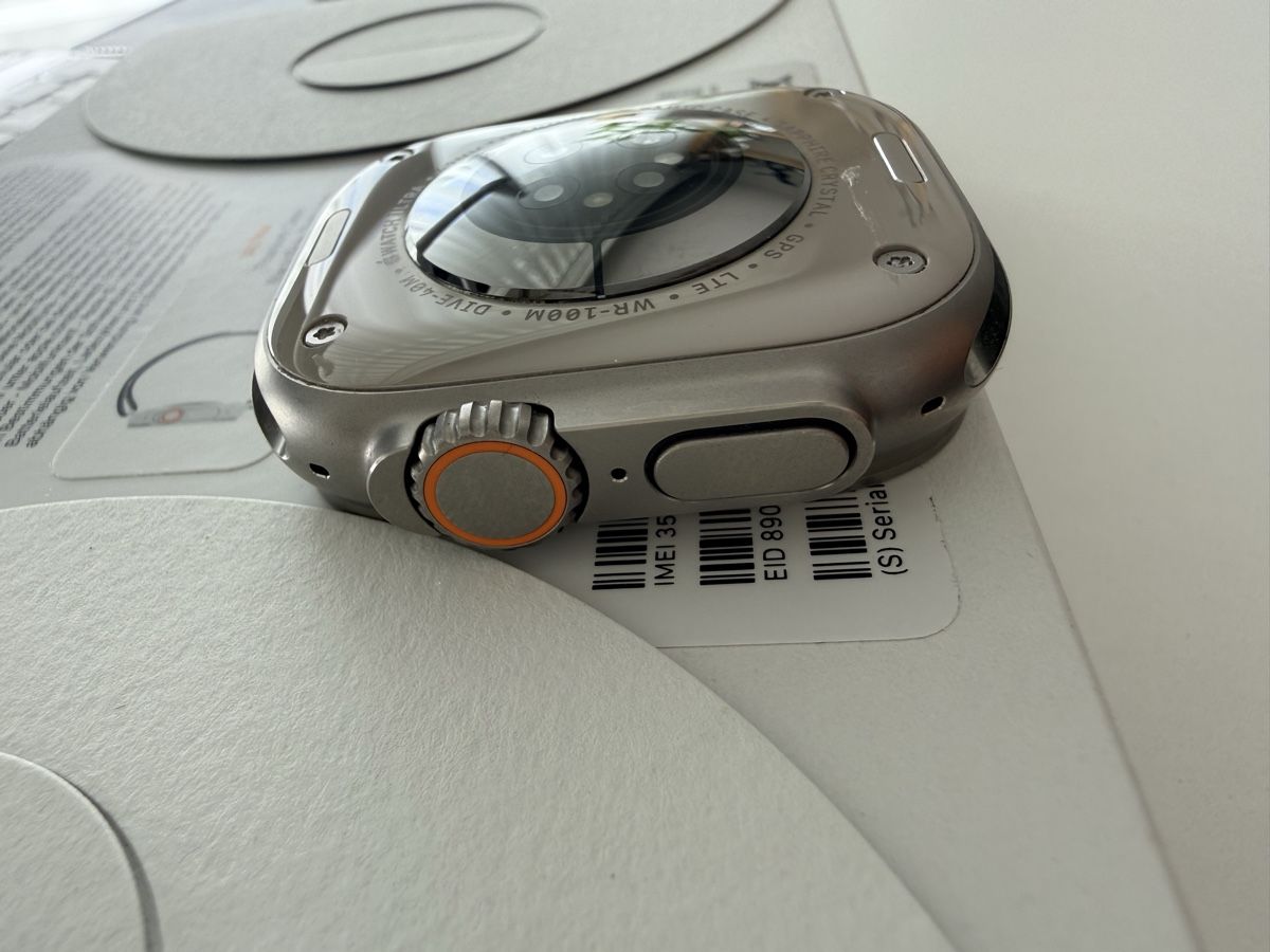 Apple Smartwatch: Apple Watch Ultra 1Gen. Titan. – Usato da Rudolfstetten venduto da AudioFox 2