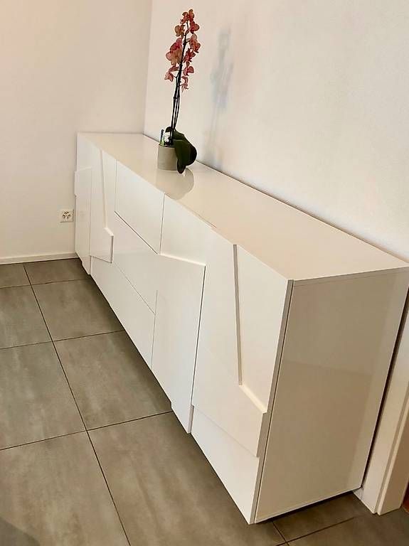 Credenze: Sideboard Design blanc laqué (comme neuf). – Usato da Neyruz FR venduto da Patricia.G. 1