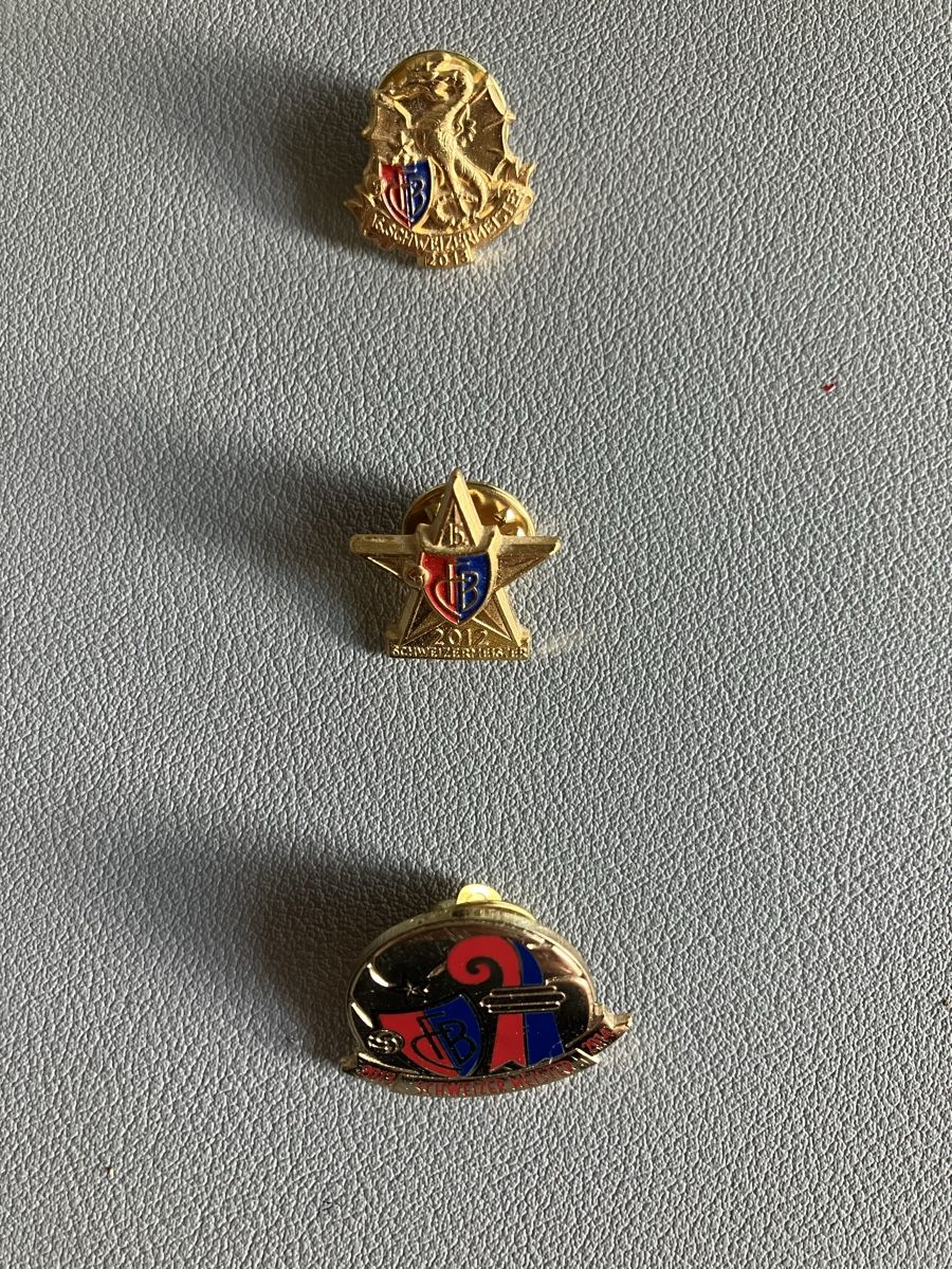 FC Basel Placchette & Badge: FC Basel Meister-Plaketten/Pins – Usato da Frenkendorf venduto da The_Moose 4