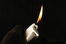 Flaminaire „Quercia“ erstes Gas-Feuerzeug der Welt 1947