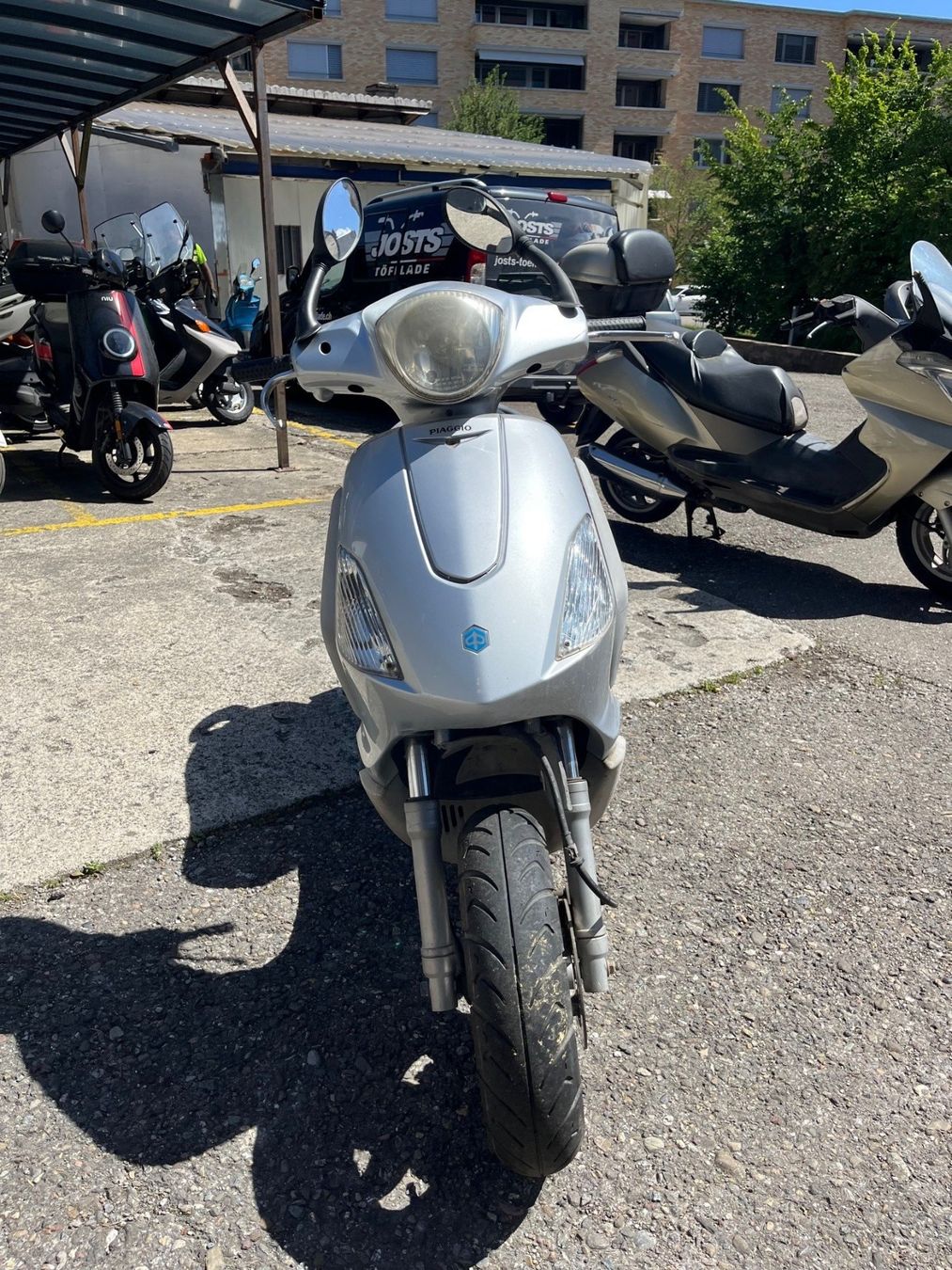 Piaggio Scooter: Occasion Roller Piaggio Fly 125 grau – Usato da Zürich-Schwamendingen venduto da Josts_ToeffladeAG 2