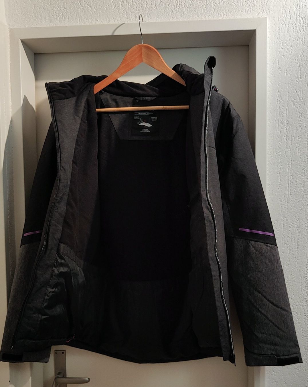 Giacche: Damen Winterjacke Grösse L Marke: Atrium – Nuovo (secondo la descrizione) da Oetwil am See venduto da bushcrafter 2