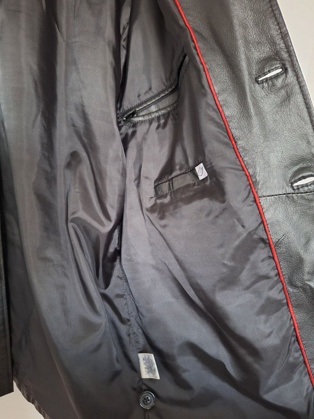 Giacche: Schwarze Herren Lederjacke – Usato da Münchwilen AG venduto da Gabry4333 2