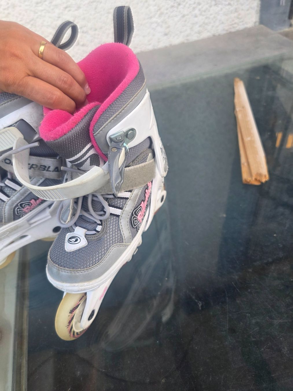 Patins à roul. & inline: Inlineskates Rollerblade Mädchen Grösse 28-32 verstellbar – D'occasion à Wichtrach par Elenagonzi 1
