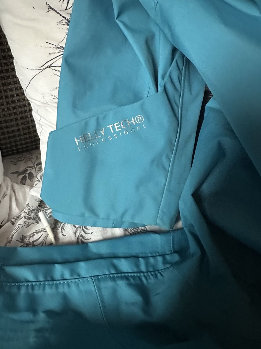 Giacche: Helly hansen xl – Usato da Oensingen venduto da Troedler81 1