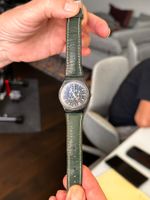 Swatch Armbanduhr, Lederband dunkelgrün