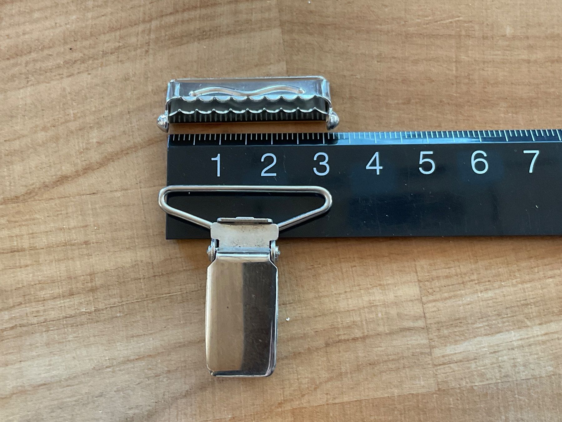 Altro in  Abbigliamento & Accessori: Hosenträger Klemmer Set – Usato da Rümlang venduto da Sambas19 1