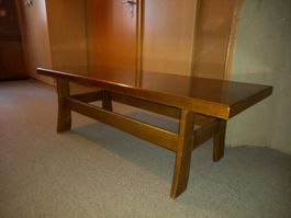 Couchtisch aus Holz dunkelbraun
