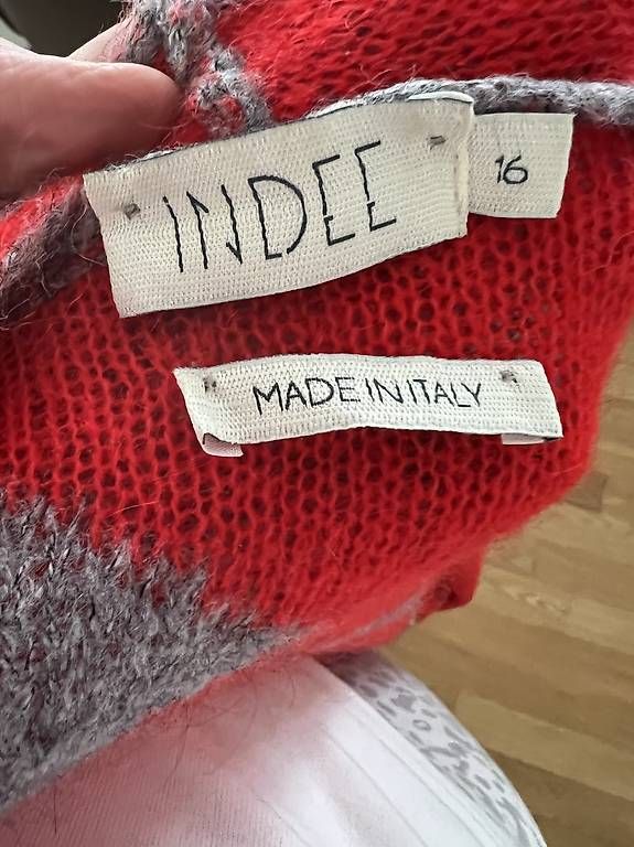 Jacken: Indee Strickjacke Grau Rot Blitze Gr. XS/S – Gebraucht aus Zürich von hamtaro26 3