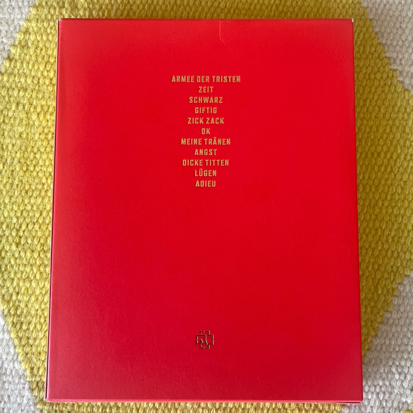 CDs: RAMMSTEIN-ZEIT Special Edition, 6-Panel Digipack, 56 Seiten – Gebraucht aus Rorschacherberg von CD-Roli 1