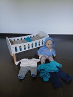 Puppen Bett mit Puppe und Kleider