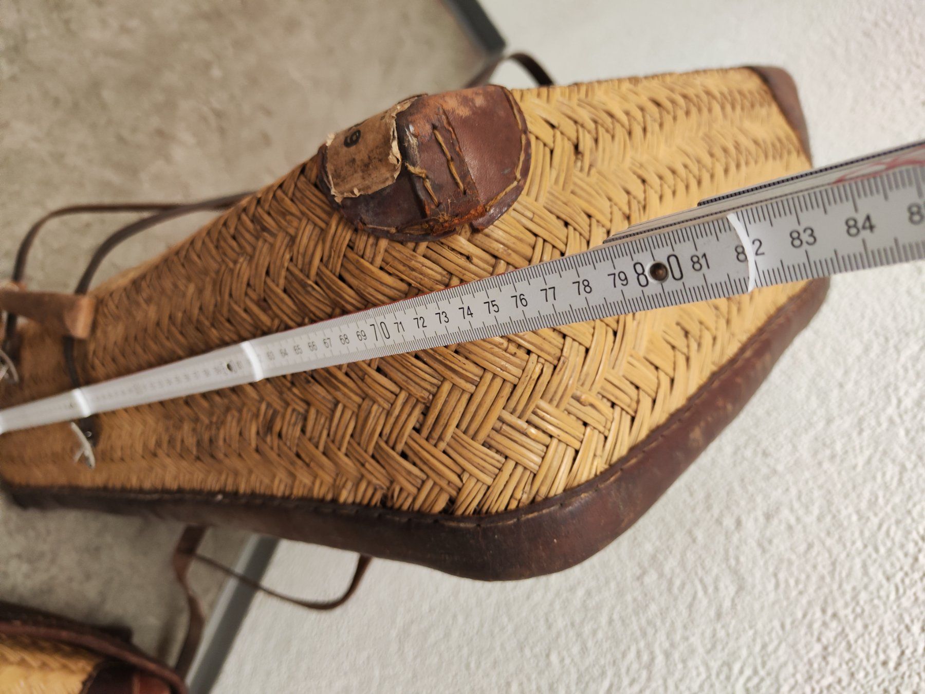 Reisekoffer: 2 alte Vintage Rattan Koffer – Gebraucht aus Toffen von  2