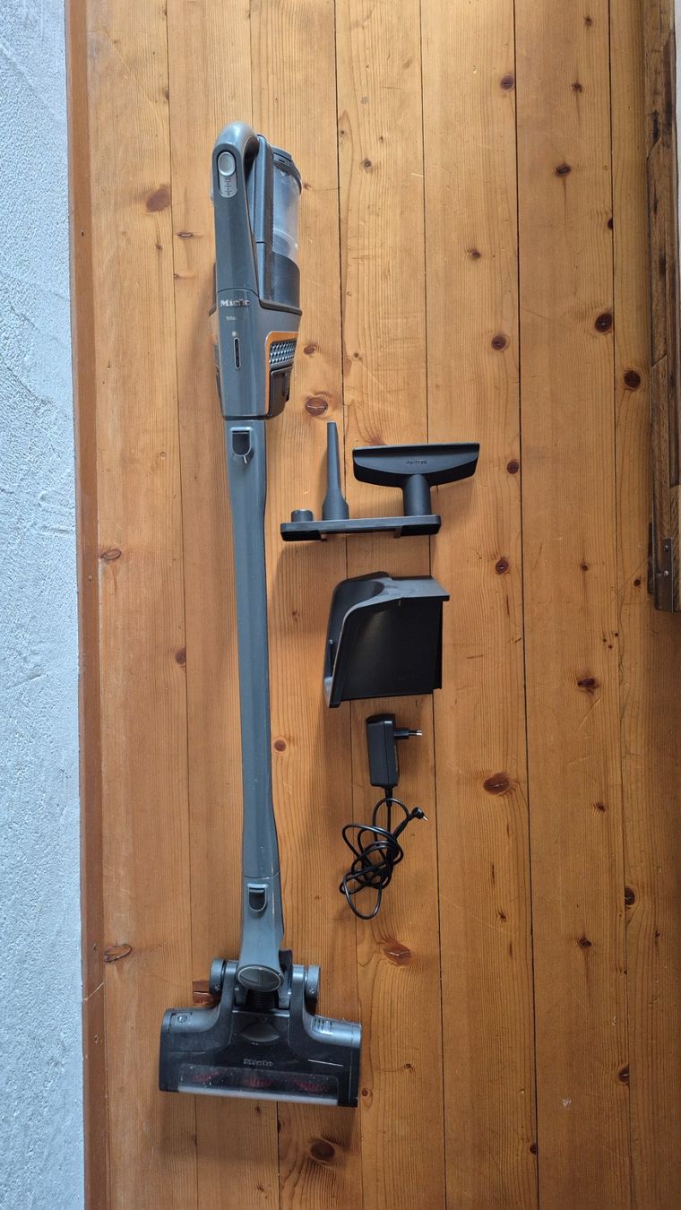 Miele Aspirapolveri & Accessori: Staubsauger Miele Triflex – Usato da Winterthur venduto da cbe_5ph7