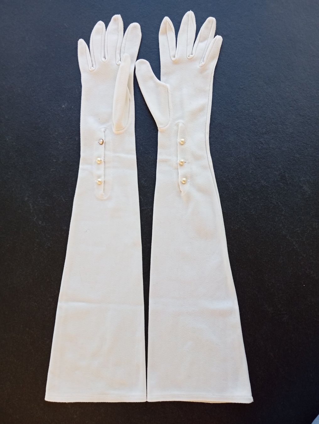 Guanti & manicotti: 4 Paar Damenhandschuhe Vintage – Usato da Oberägeri venduto da baerghuus 7